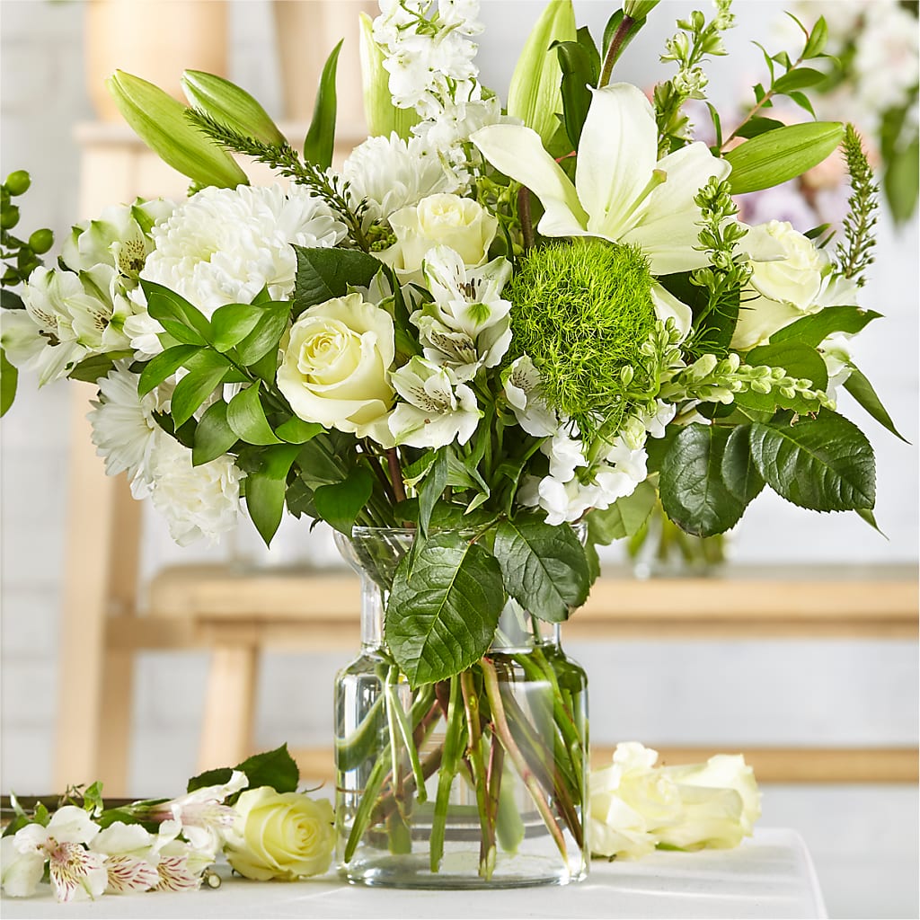 Classic Ivory – A Florist Original – Brunet Florist, Kanata ON
