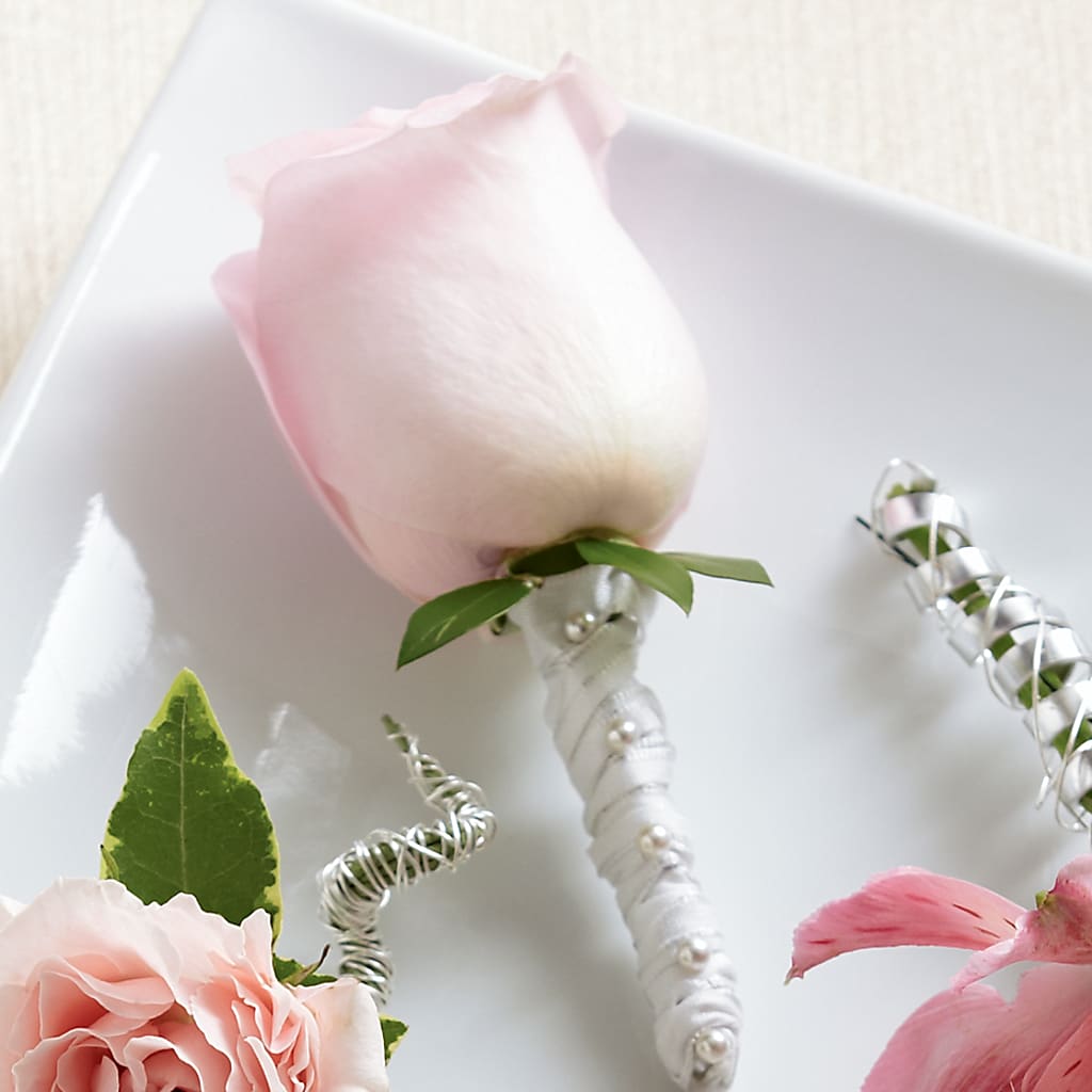 Pink Rose Boutonniere – Brunet Florist, Kanata ON