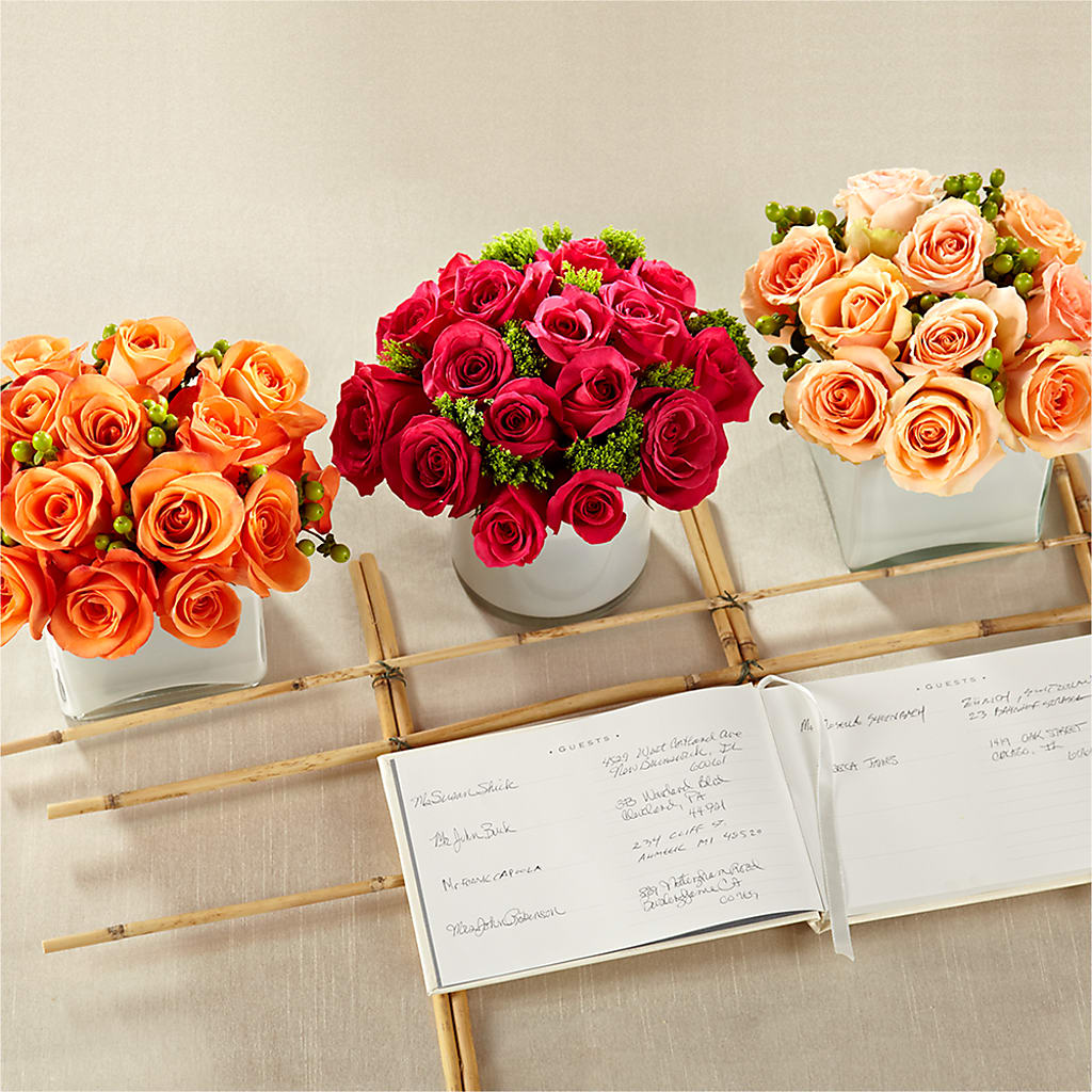 Dawn Rose Centerpiece – Brunet Florist, Kanata ON