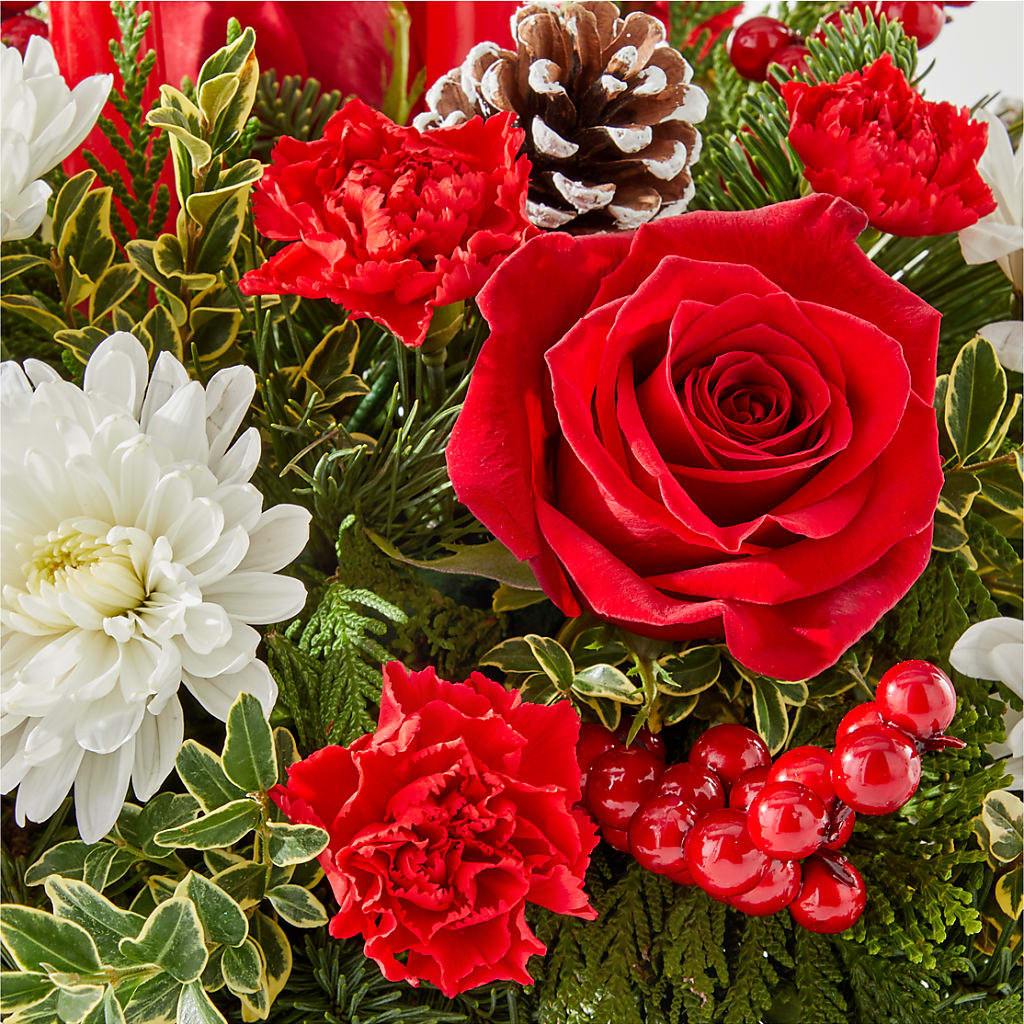Holiday Soiree Centerpiece –  Brunet Florist, Kanata ON